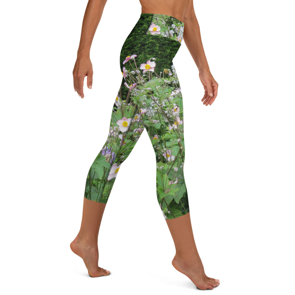 Glamis Castle Flowers Yoga Capri Leggings